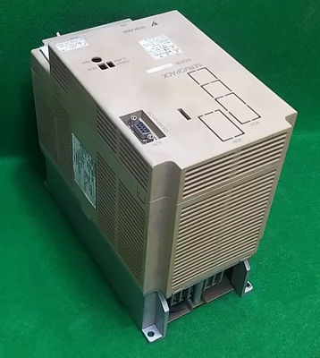 Nouveau servo-amplificateur à courant alternatif Yaskawa SGDB-20AD 230V 12A en original