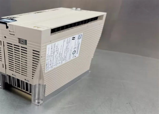 Marque Yaskawa SGDV-200A25A AC Servo Amplificateur 3 phases Original