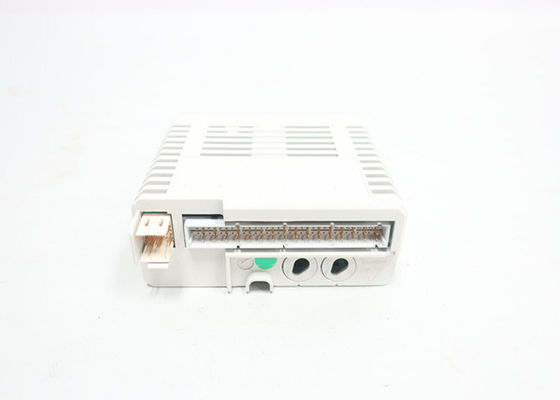 ABB DI830 3BSE013210R1 Entrée numérique 24V SOE 16 ch module I-O