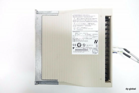 Le servo-amplificateur Yaskawa SGDV-180A15A est tout neuf dans la boîte