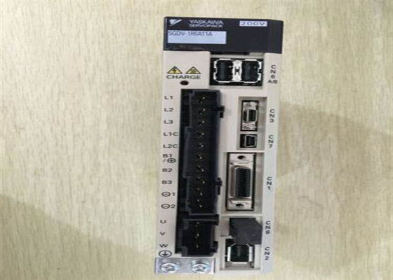 Yaskawa SGDV-1R6A11A AC Servo Amplificateur 200W tout neuf dans la boîte