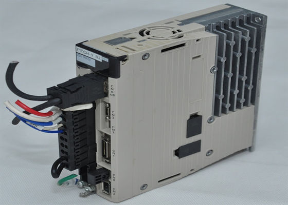 Yaskawa SGDV-1R6A15A AC Servo Amplificateur 200W tout neuf dans la boîte