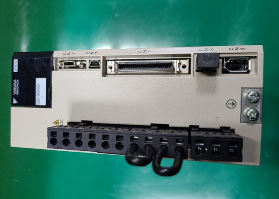Le servo-amplificateur Yaskawa SGDV-3R8A05A est entièrement neuf.