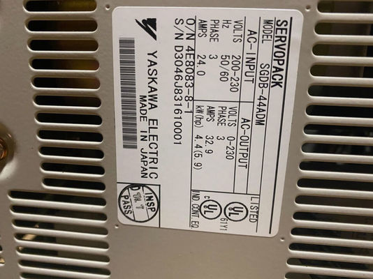 Yaskawa SGDB-44ADG train à impulsion biphasé avec différence de phase de 90° Servo Drive 4.4KW