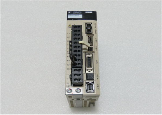 Yaskawa SGDV-R70F21A Servo Amplificateur à courant alternatif 230V Nouveau dans la boîte