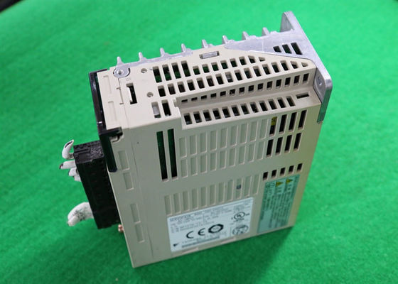 Yaskawa SGDS-60A01A AC Servo Amplificateur tout neuf dans la boîte d'origine