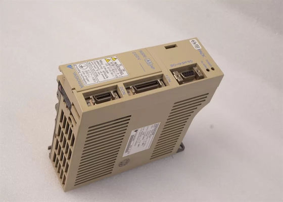 Le servo-amplificateur Yaskawa SGDE-A5AP 200V est tout neuf.