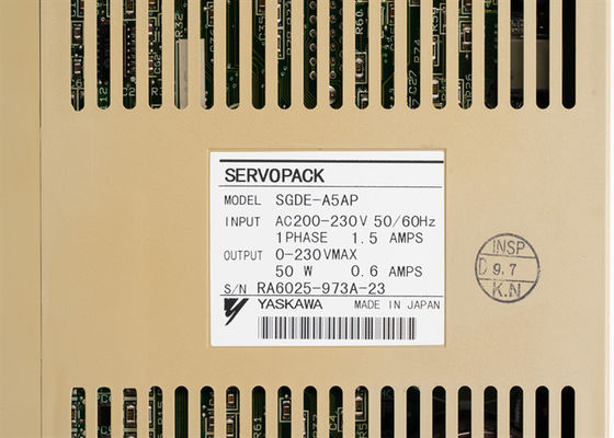 Le servo-amplificateur Yaskawa SGDE-A5AP 200V est tout neuf.