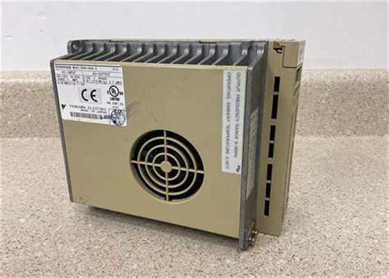 Le servo-amplificateur SGDH-08AE-S de Yaskawa est neuf dans la boîte d'origine.