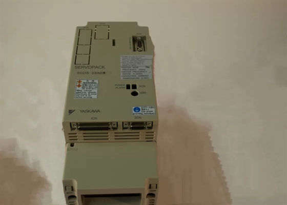 Yaskawa Servo Drive SGDB-03ADM Tout neuf dans la boîte 0.3kw