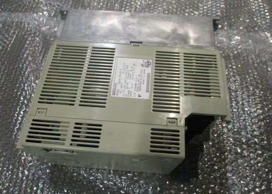 AC Servo Amplificateur Yaskawa SGDB-30ADM Original tout neuf dans la boîte