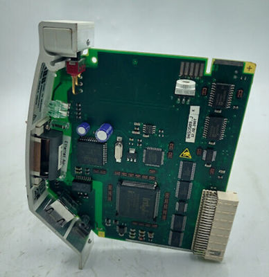 Le module de communication de base est un module de communication basé sur la base de données.