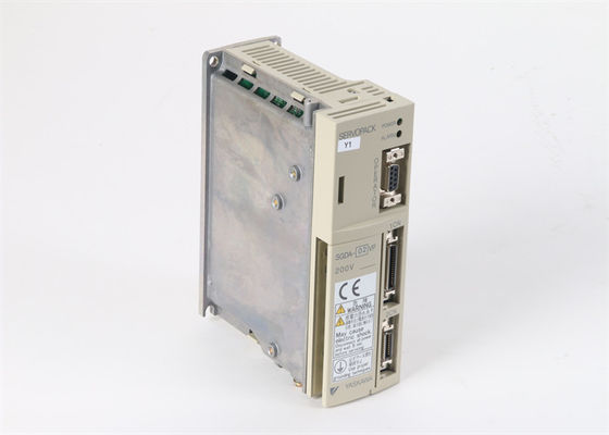 Les servo-entraînements de la série Yaskawa SGDA-02VP sont originaux neufs en boîte 200V.