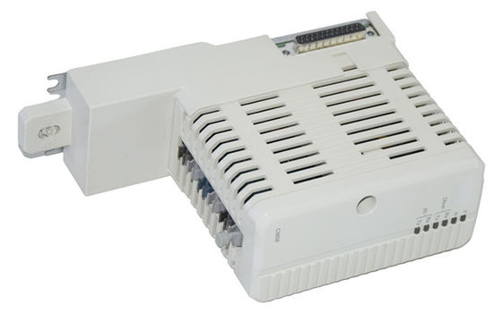 Le module de communication de l'interface DriveBus doit être équipé d'un module de communication de l'interface DriveBus.