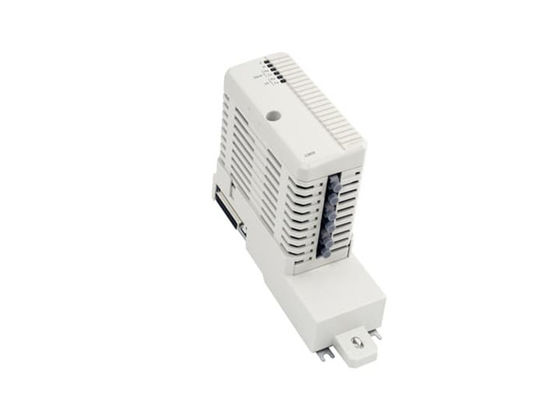 Le module de communication de l'interface DriveBus doit être équipé d'un module de communication de l'interface DriveBus.