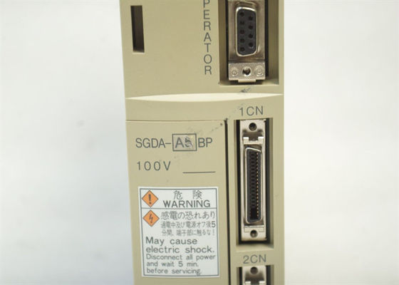 Les servo-entraînements Yaskawa SGDA-A5BP sont neufs dans la boîte d'origine 100V.