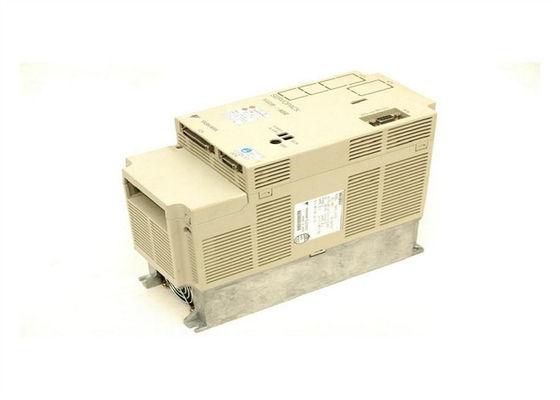 Yaskawa SGDB-03ADG Sigma Servo entraîneur tout neuf original dans la boîte