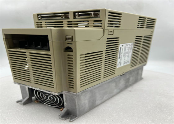 L'amplificateur à courant alternatif Yaskawa SGDB-10ADG série Sigma
