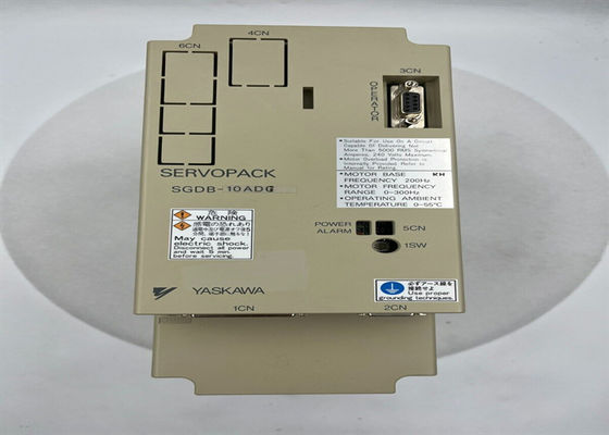 L'amplificateur à courant alternatif Yaskawa SGDB-10ADG série Sigma