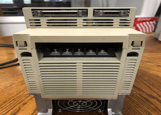 SGDB-15ADG-P AC Servo Drive Tout neuf Yaskawa dans la boîte d'origine