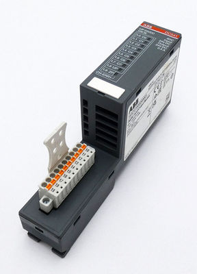 ABB DC541-CM 1SAP270000R0001 AC500 Module de fonctionnement d'automatisation distribuée