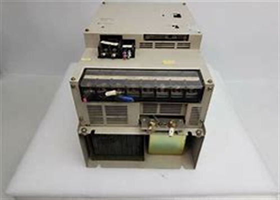 SGDB-1EADG Yaskawa Brand Servo Drive Nouveau dans la boîte d'origine 200V