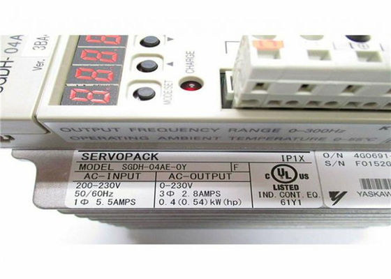 La série 2 de Yaskawa Sigma SGDH-04AE-OY Servo Drive est une toute nouvelle boîte