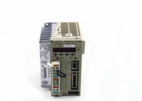 La série 2 de Yaskawa Sigma SGDH-04AE-OY Servo Drive est une toute nouvelle boîte