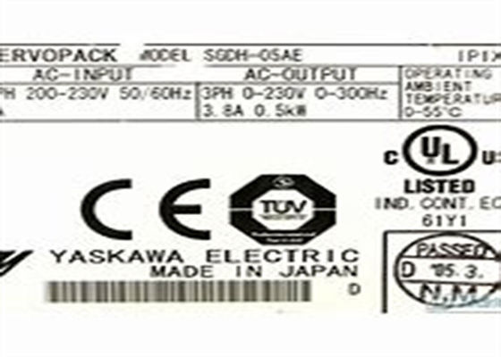 Les servo-entraînements de la série 2 de Yaskawa Sigma SGDH-05AE sont neufs en boîte.