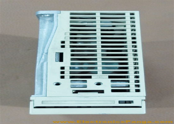 Yaskawa Sigma série 2 Servo Drive SGDM-01BDA tout neuf dans la boîte