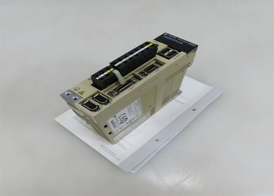 Yaskawa SGDS-01A12A 220V AC Servo Amplificateur tout neuf et original