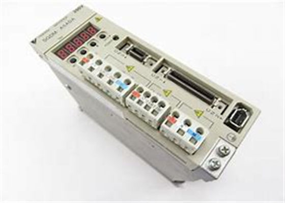 Le servo-amplificateur Yaskawa SGDM-A5ADA est neuf dans la boîte d'origine.