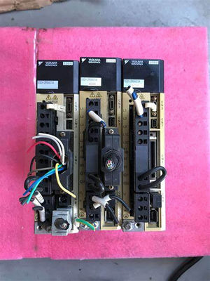 SGDV-2R8A01A002000 Servo entraîneurs industrie Yaskawa tout neuf dans la boîte