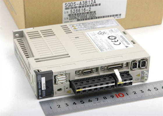 Yaskawa 0.03W Servo Drive SGDS-A3B12A toute nouvelle boîte originale