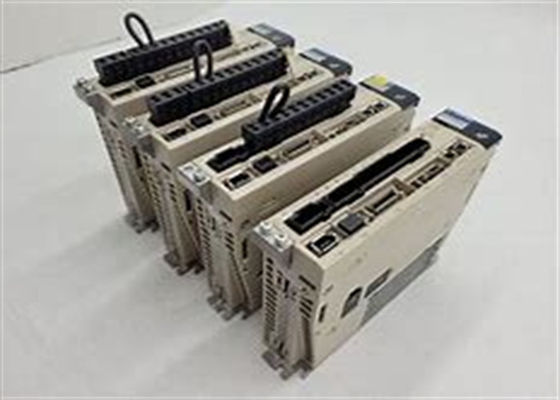 Yaskawa 750W AC Servo Drive SGD7S-1R6A20A Nouveau dans la boîte d'origine
