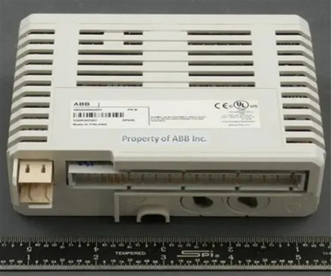 ABB AO820-3BSE008546R1 Tableau d'ordinateur avec module PLC