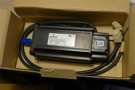 XVM-8017-TONS-0000 Emerson Servo moteur industriel tout neuf dans la boîte