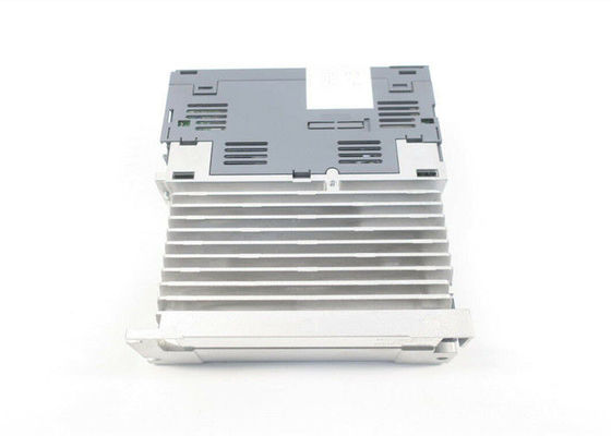 Amplificateur industriel Mitsubishi de 1 kW MR-J3-100B-LF117 Servo-entraînement à courant alternatif à 3 phases 2.5A