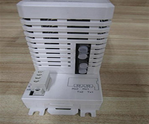 ABB 3BSE013208R1 Module Bus Cluster Modem de type TB820V2