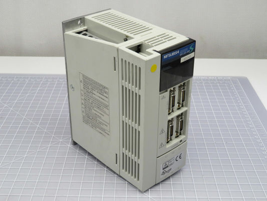 Le moteur à courant alternatif de la Mitsubishi MR-J2S-40B-EE085 170V 0-360Hz 2,8A