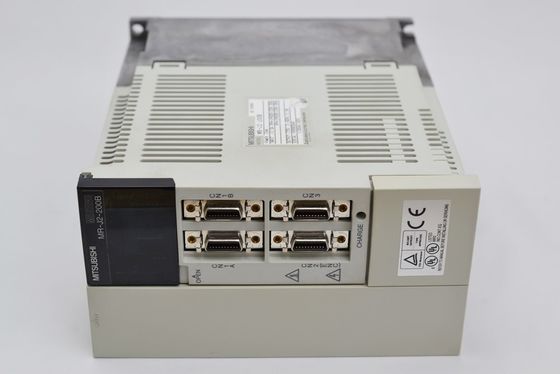 2.0kw MITSUBISHI MR-J2-200B Servo industriel à trois phases AC200V Interface de type SSCNET