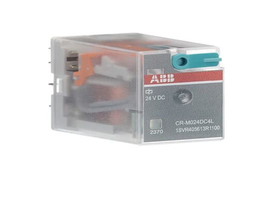 Le relais d'interface brancheable ABB CR-M024DC4L 1SVR405613R1100 est un relais miniature.