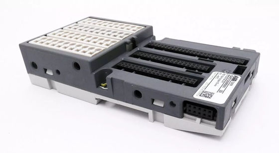 TU516 1SAP212000R0001 Module numérique I O 24V Marque ABB Nouveau boîtier