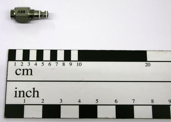 ABB 3HNA012517-001 2/2 VALVE PAR FLUID France (FR) Poids net du produit est de 0,066 kg