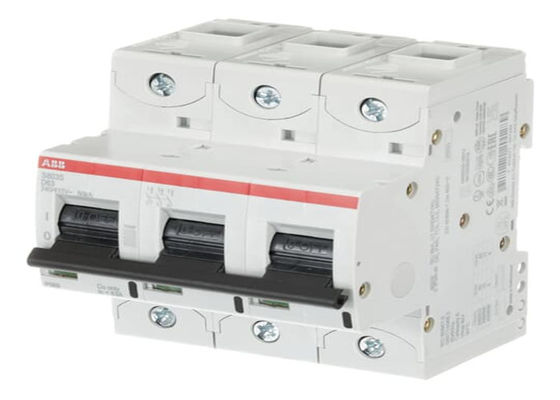 ABB 2CCS863001R0631 Le S803S-D63 est un disjoncteur à haute performance à 3 pôles avec caractéristique D