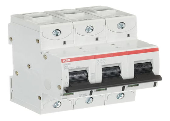 ABB 2CCS863001R0631 Le S803S-D63 est un disjoncteur à haute performance à 3 pôles avec caractéristique D