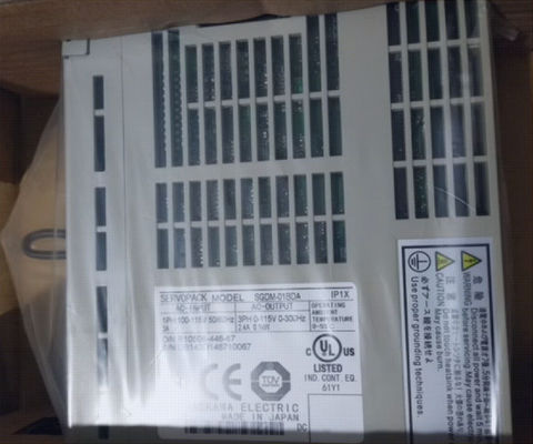 Le moteur de servo industriel Yaskawa SGDH-10AE est équipé d'un moteur de servo industriel