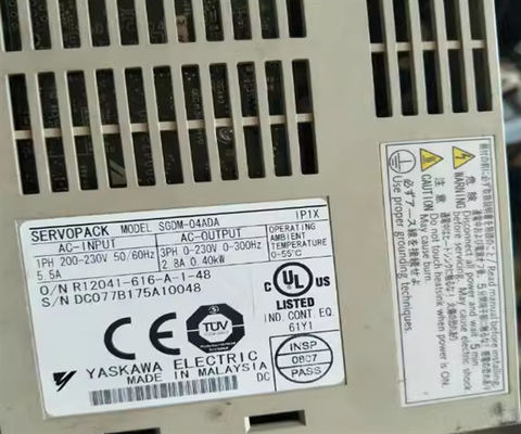 YASKAWA SGD-04APY61 AC SERVO AMPLIFIER 200-230V 6/2.6A 50/60HZ Nouveau