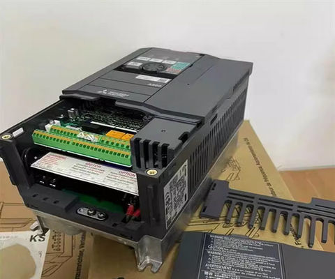 Inverseur variable Mitsubishi 400V triphasé de la fréquence FR-F840-05470-2-60