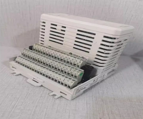 ABB AO895 3BSC690087R1 Sortie analogique HART 8 ch Module de commande